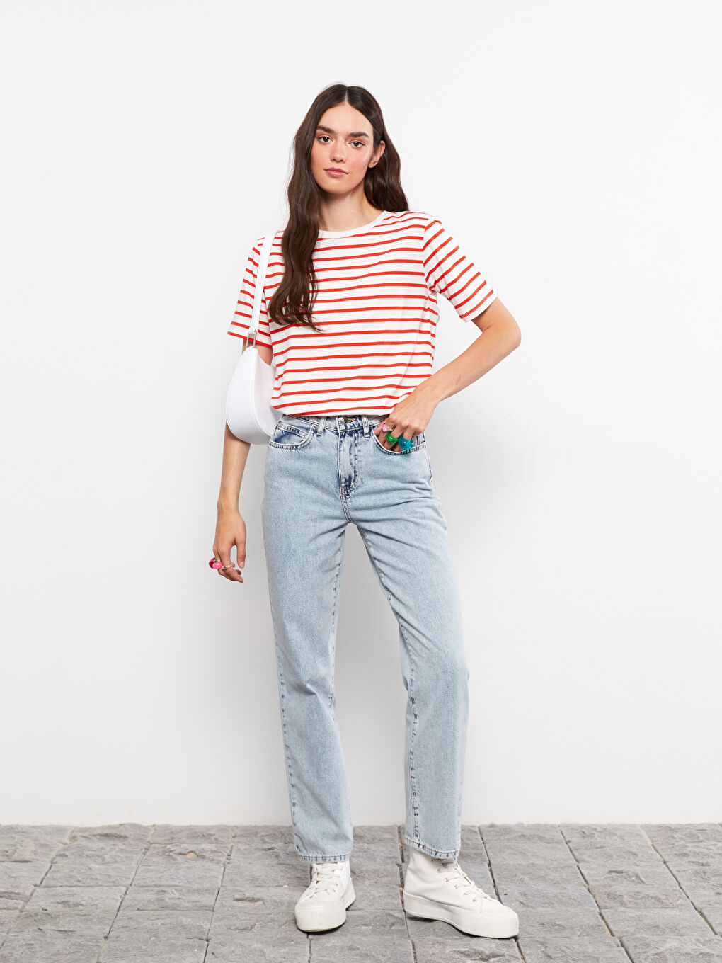 Kırmızı Bisiklet Yaka Çizgili Kısa Kollu Kadın Tişört-2