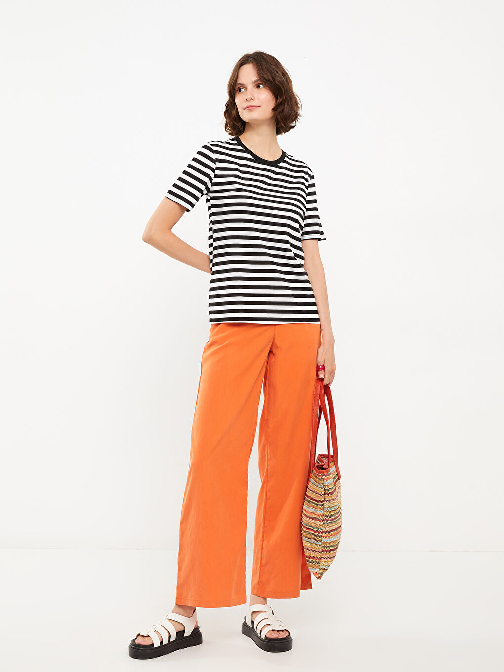 Siyah Bisiklet Yaka Çizgili Kısa Kollu Kadın Tişört-2