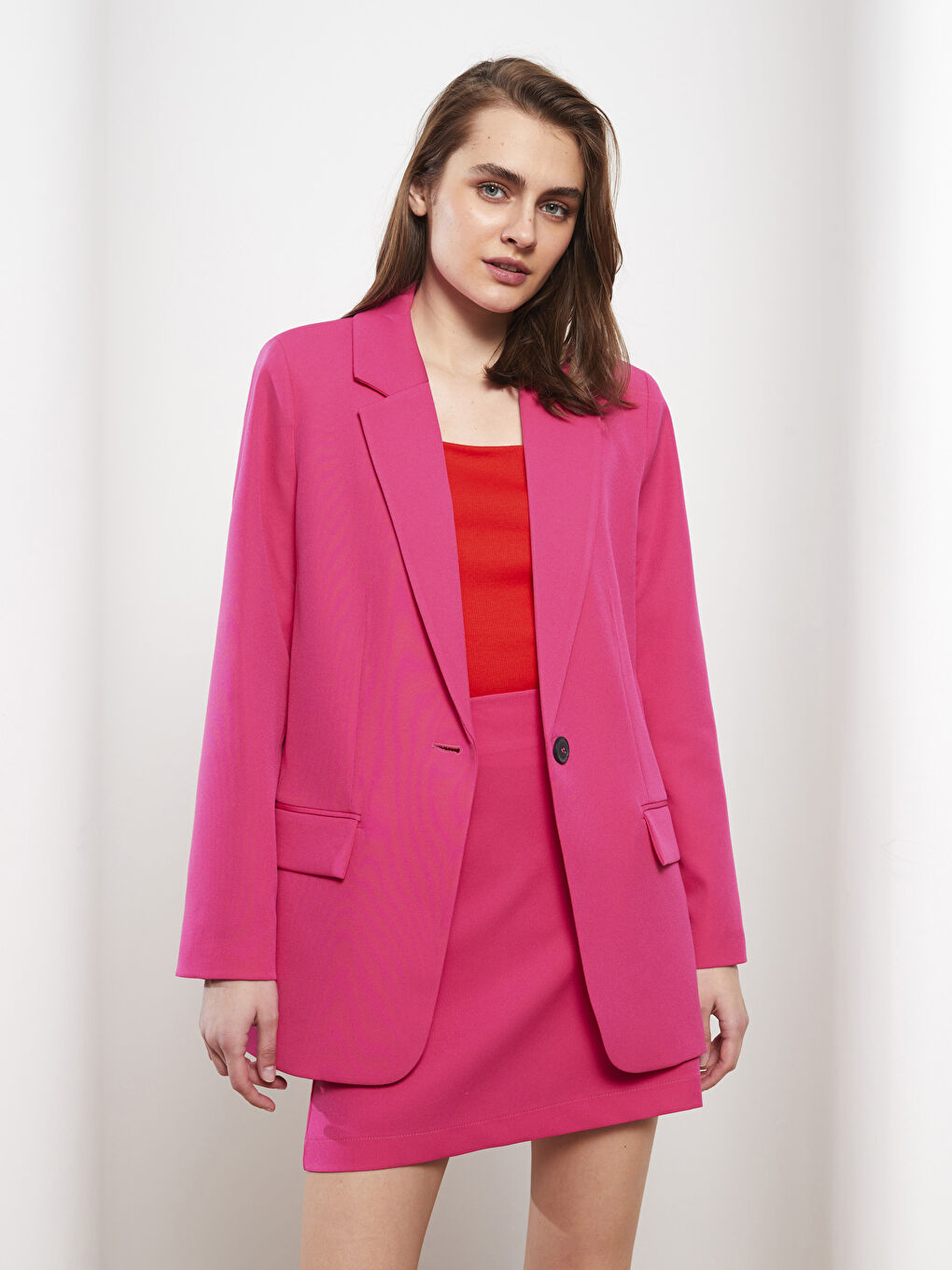 جاكيت بليزر للسيدات بأزرار وكم طويل عادي