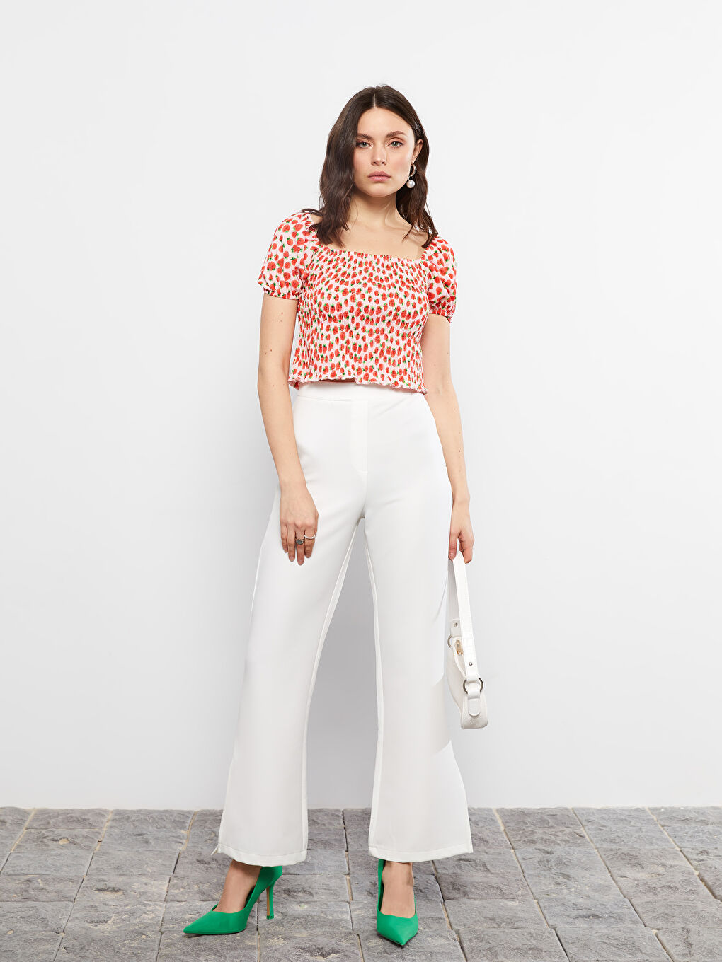 Pembe Kayık Yaka Desenli Kısa Kollu Crop Kadın Bluz