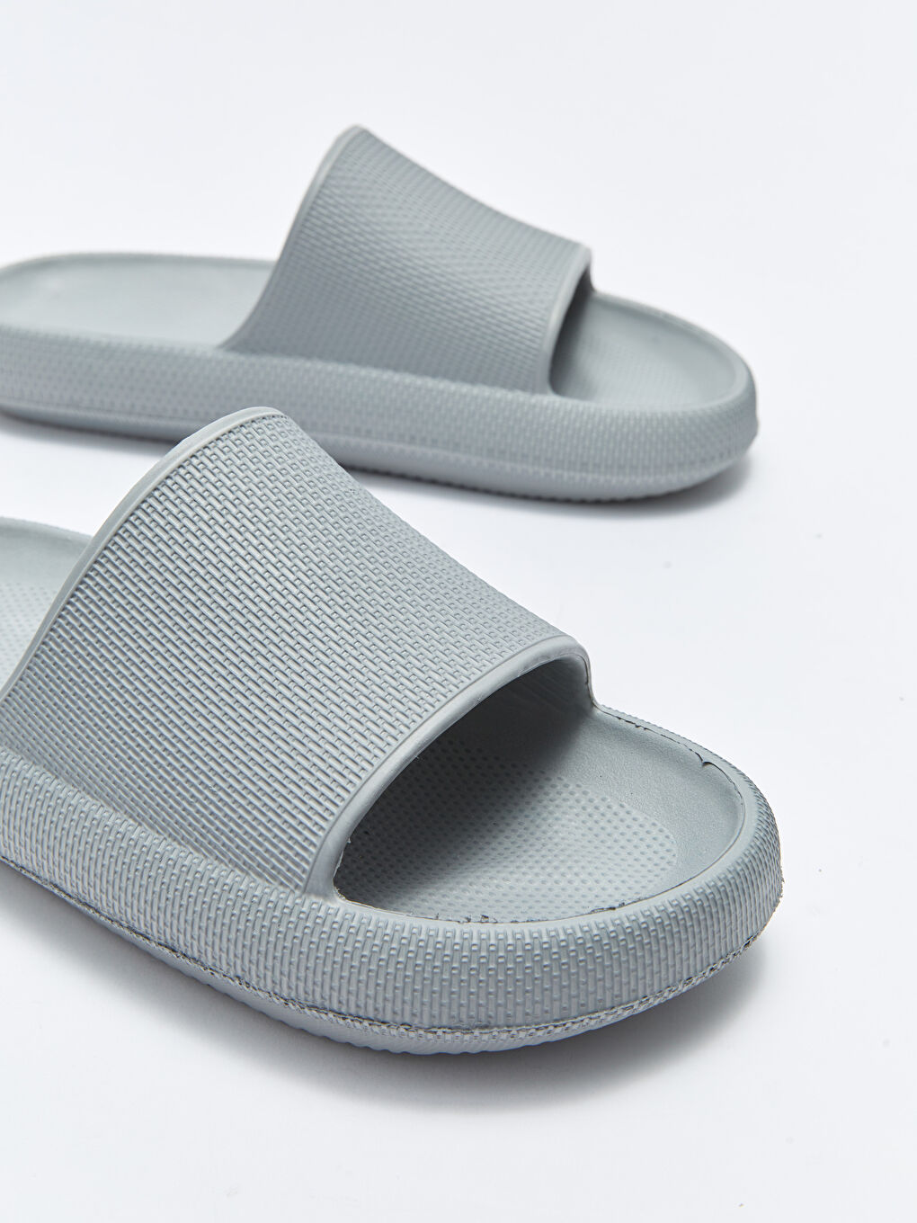 Gri Tek Bantlı Erkek Terlik-2