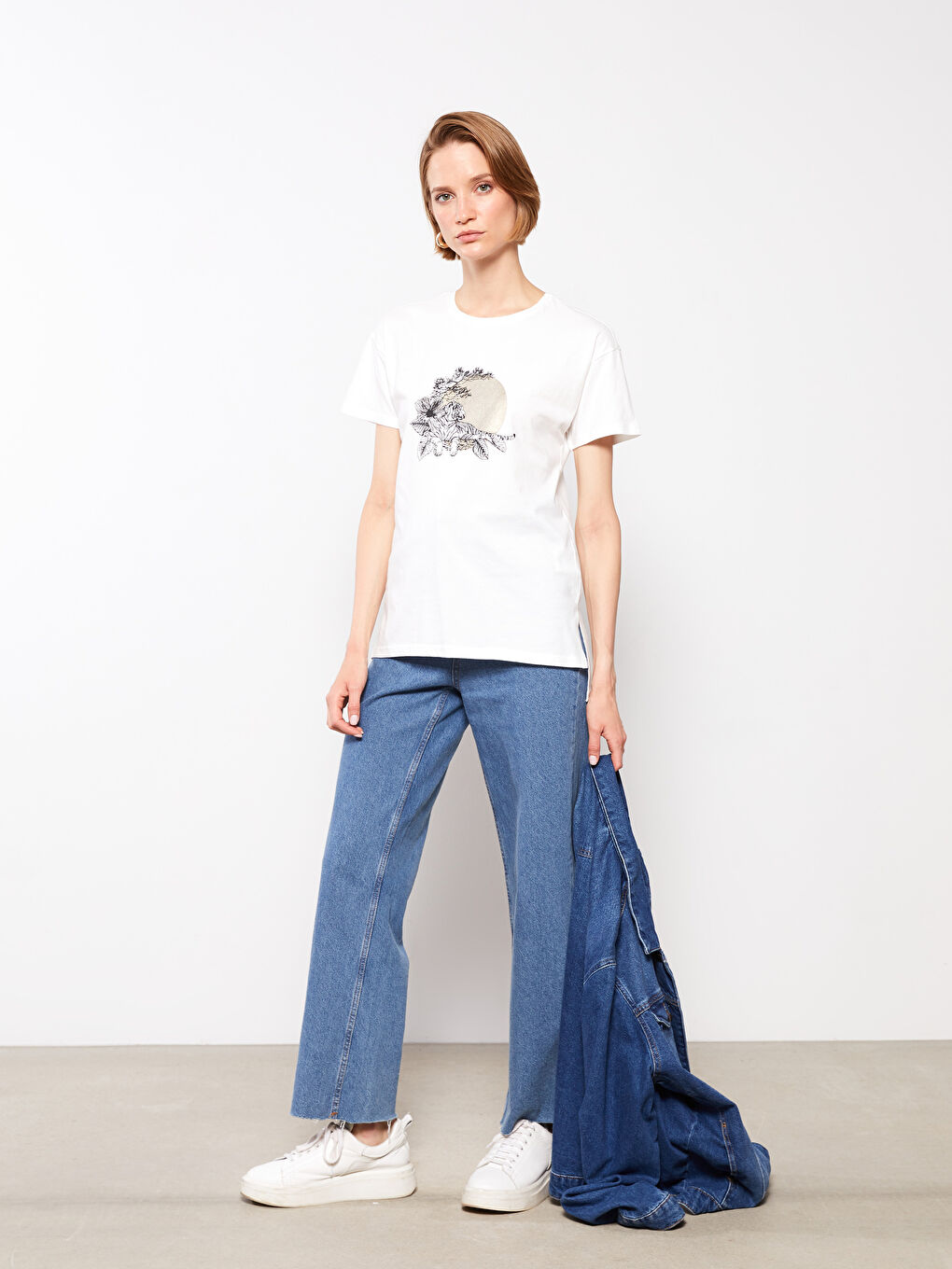 Ekru Bisiklet Yaka Baskılı Kısa Kollu Pamuklu Kadın Tişört-2