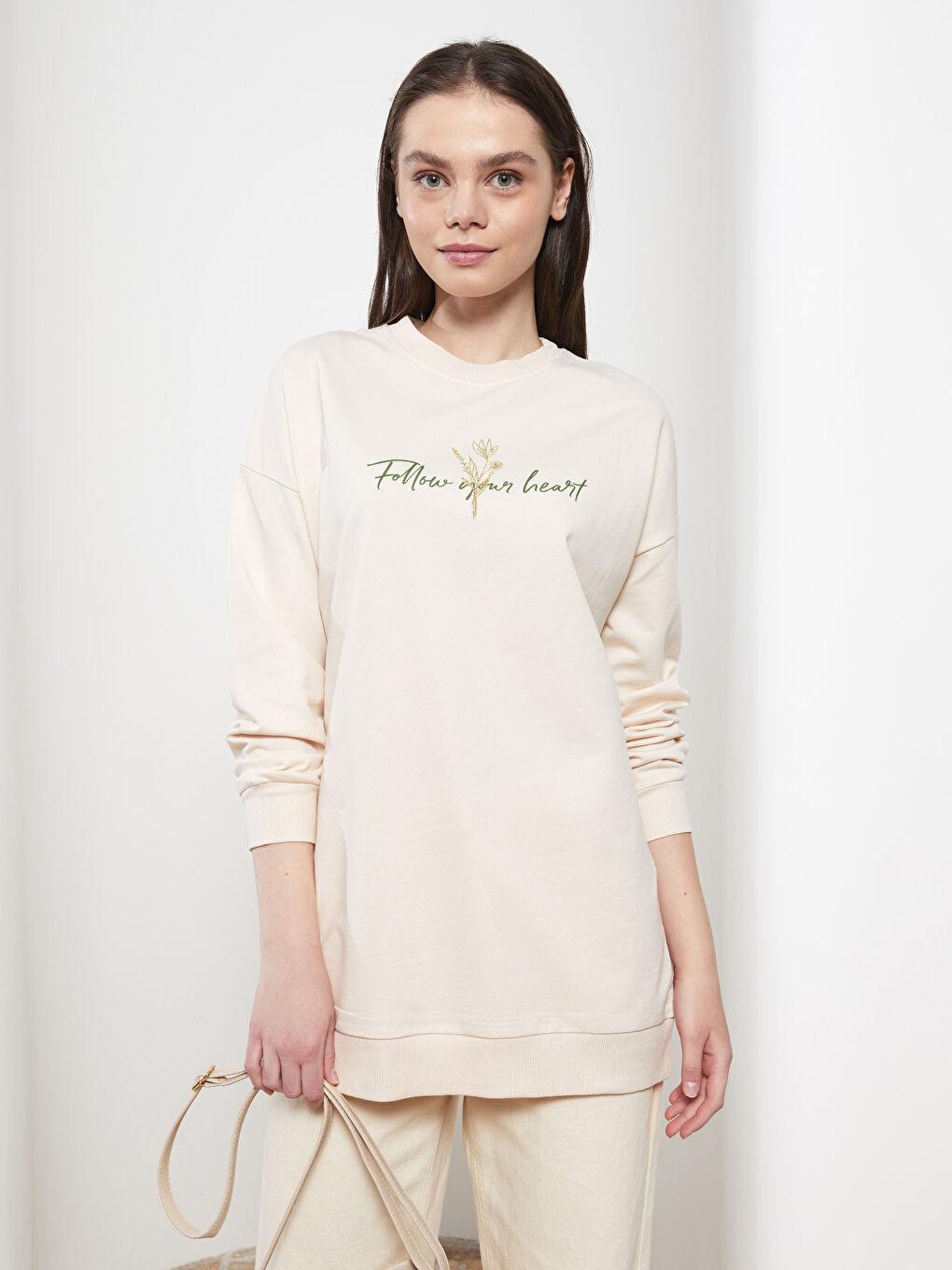 Ekru Bisiklet Yaka Baskılı Uzun Kollu Kadın Sweatshirt Tunik