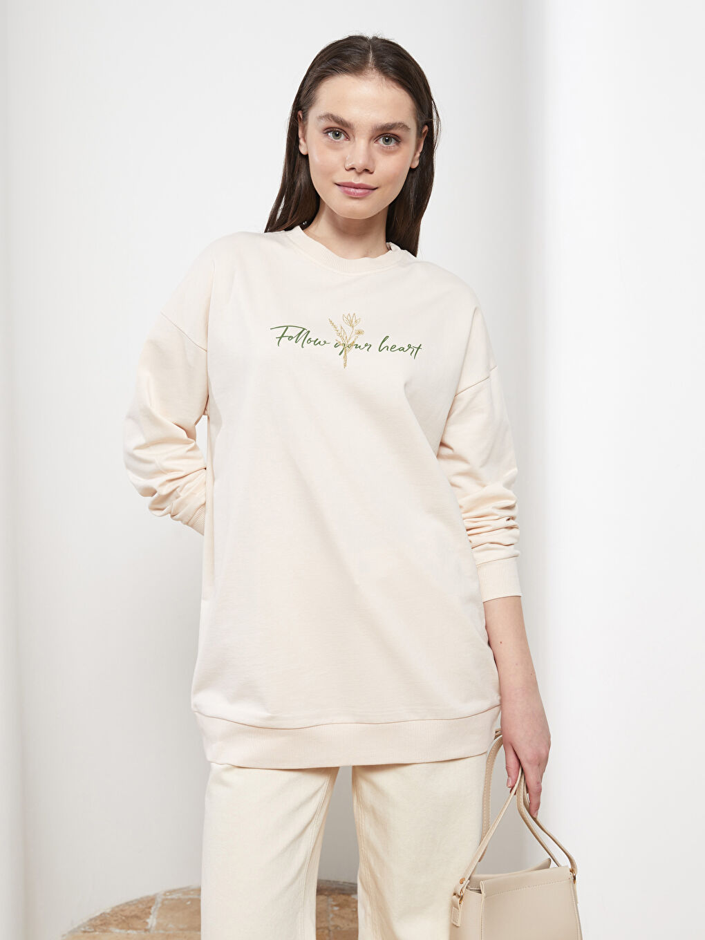 Ekru Bisiklet Yaka Baskılı Uzun Kollu Kadın Sweatshirt Tunik-1