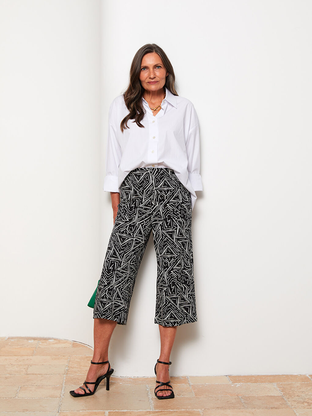 Siyah Beli Lastikli Desenli Kadın Kapri-1