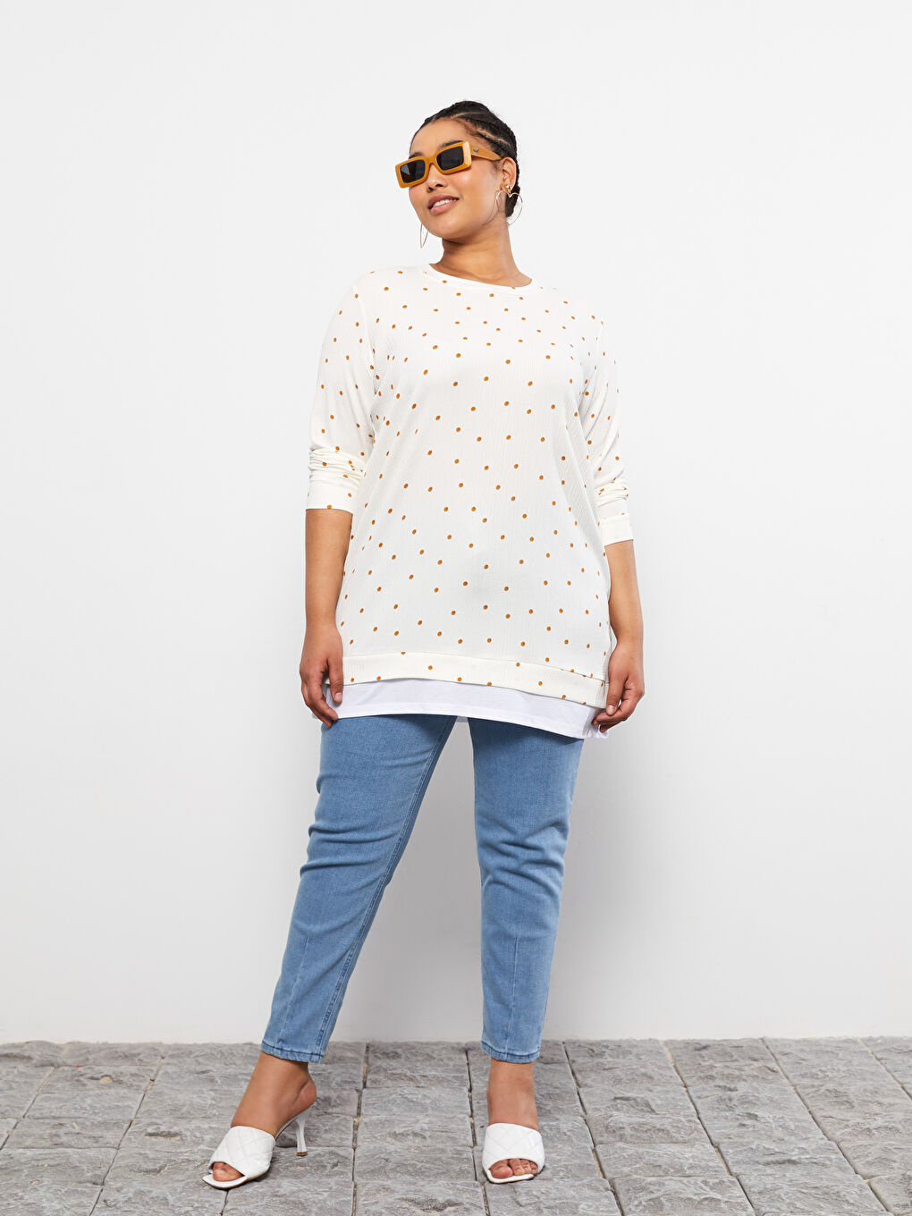 Ekru Büyük Beden Bisiklet Yaka Puantiyeli Uzun Kollu Kadın Tunik
