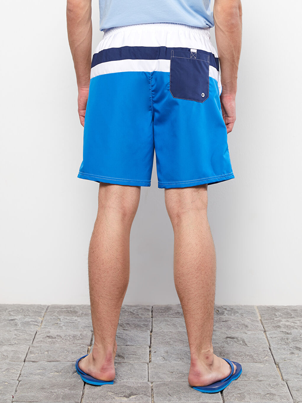 Mavi Diz Hizası Boy Renk Bloklu Erkek Deniz Şortu-3