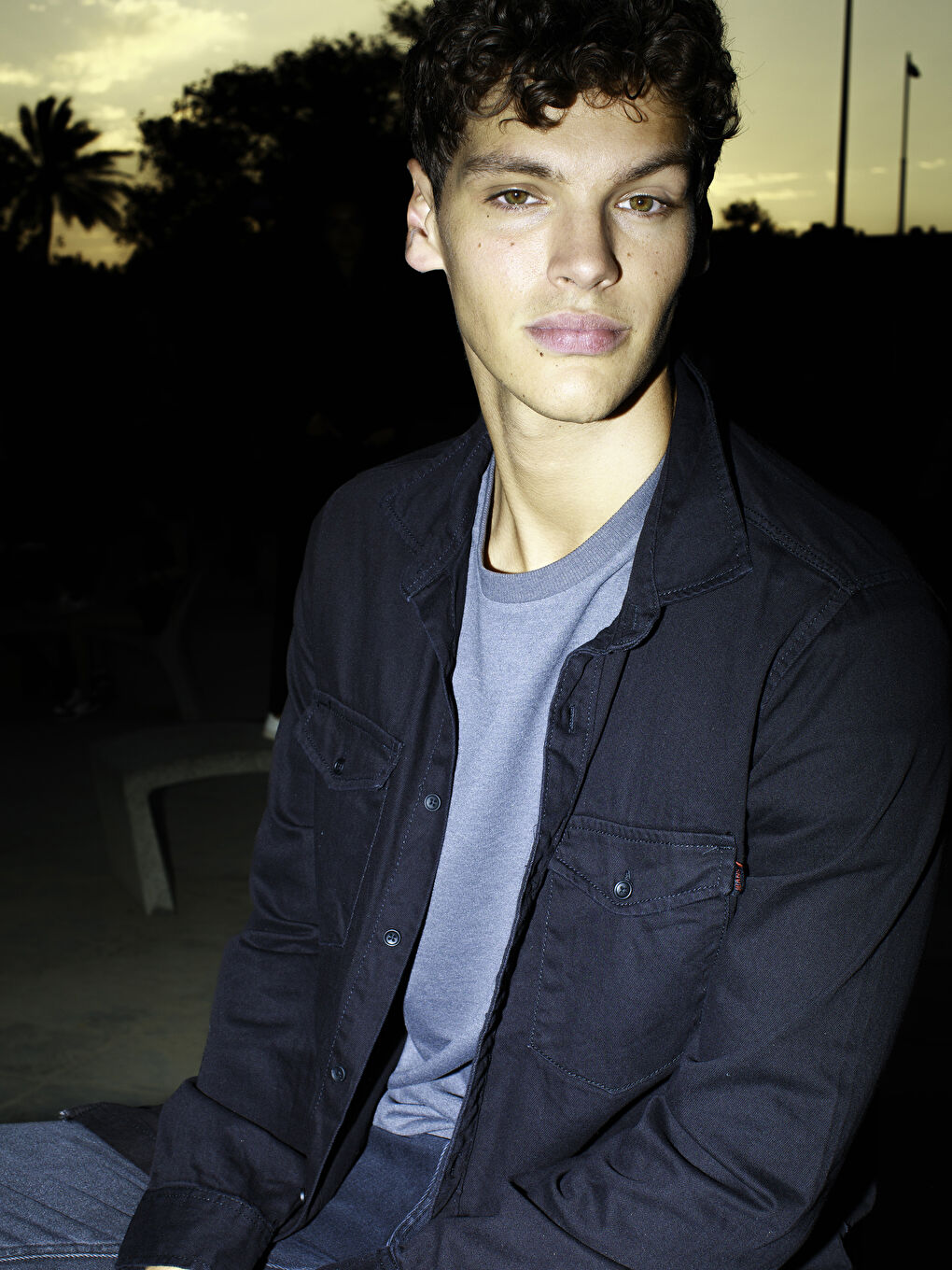 Siyah Rahat Kalıp Uzun Kollu Erkek Jean Gömlek