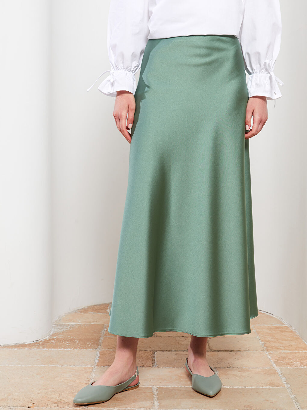 Yeşil Rahat Kalıp Düz Saten Kadın Etek-3