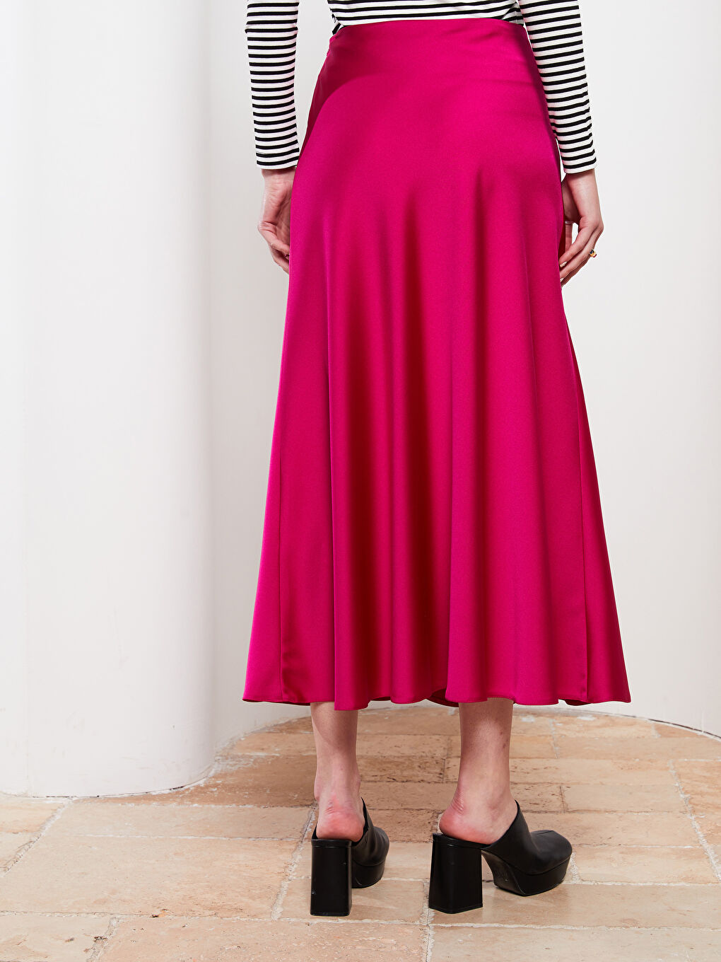 Fuşya Rahat Kalıp Düz Saten Kadın Etek-4