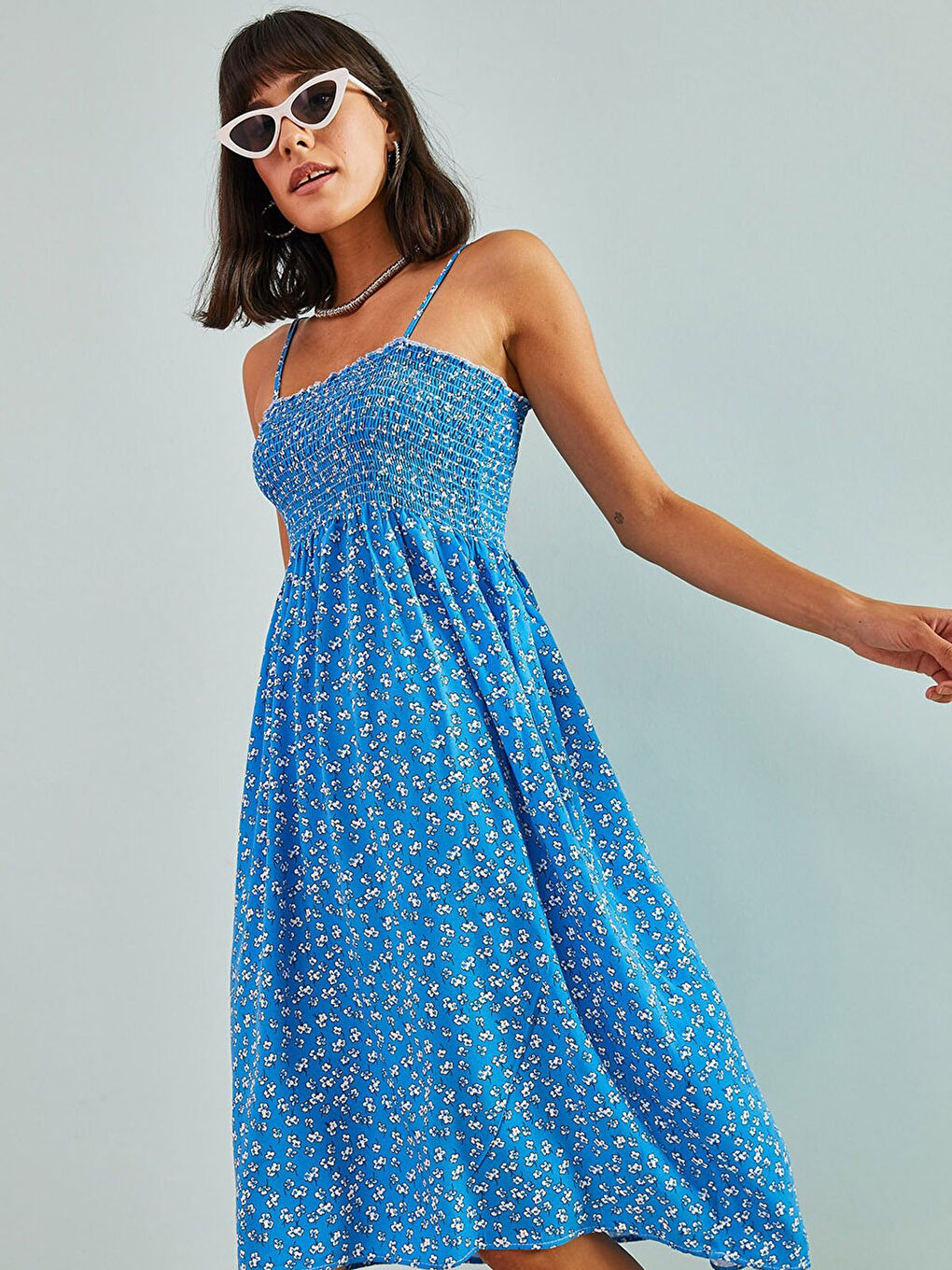 Kare Yaka Çiçekli Askılı Kadın Elbise-3