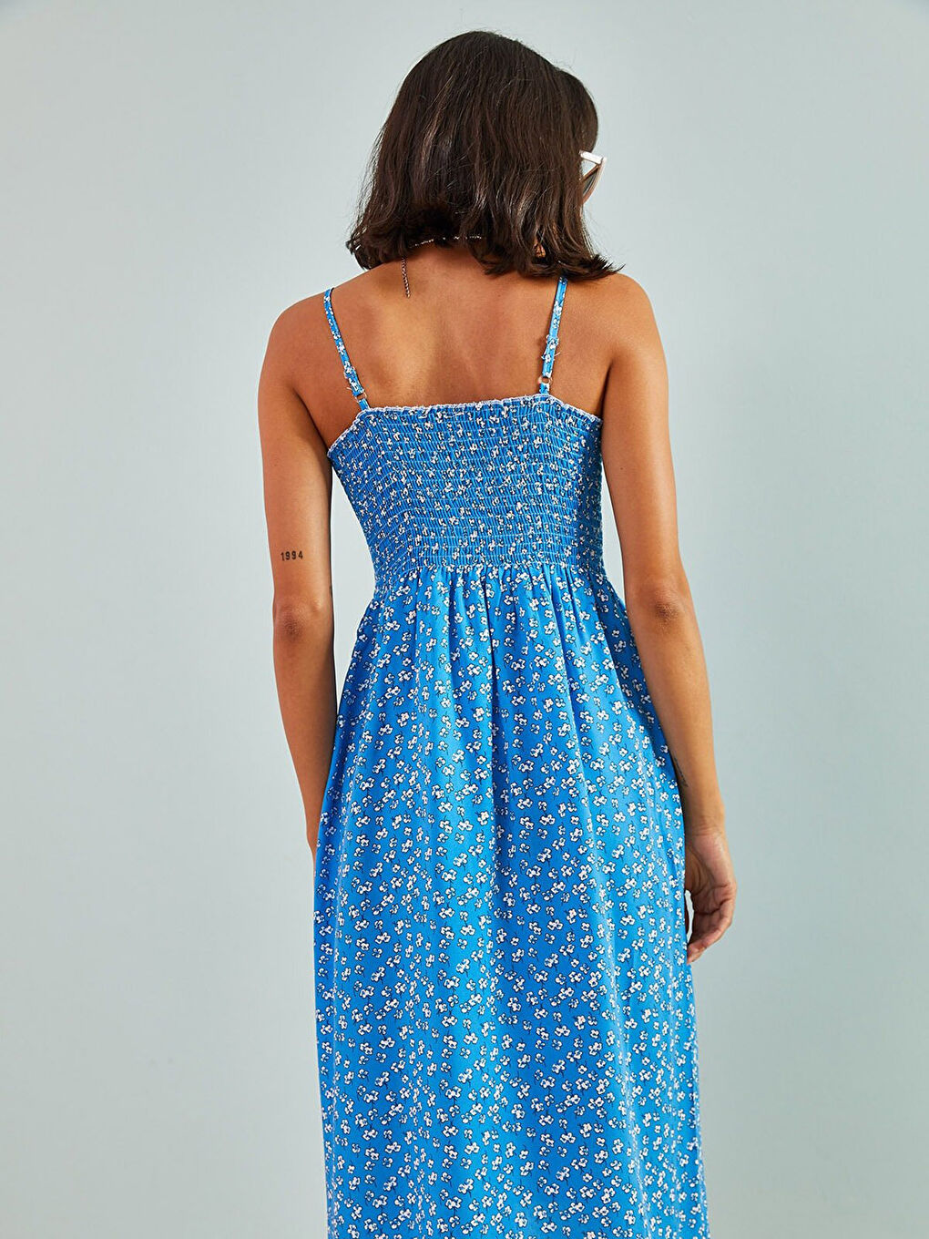 Kare Yaka Çiçekli Askılı Kadın Elbise-4