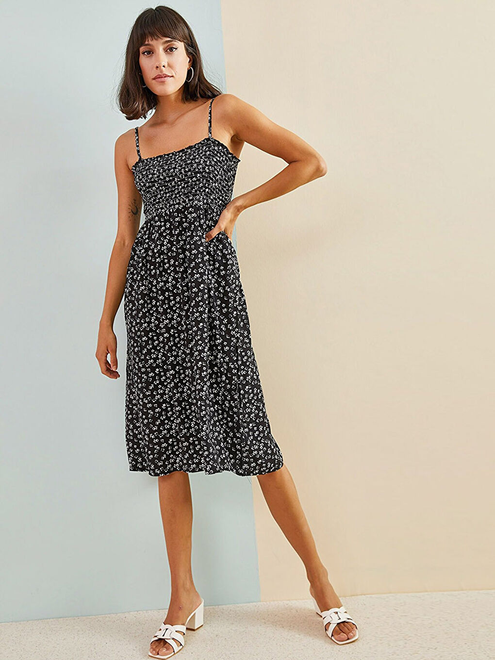 Rochie Florală cu Bretele și Guler Pătrat pentru Femei