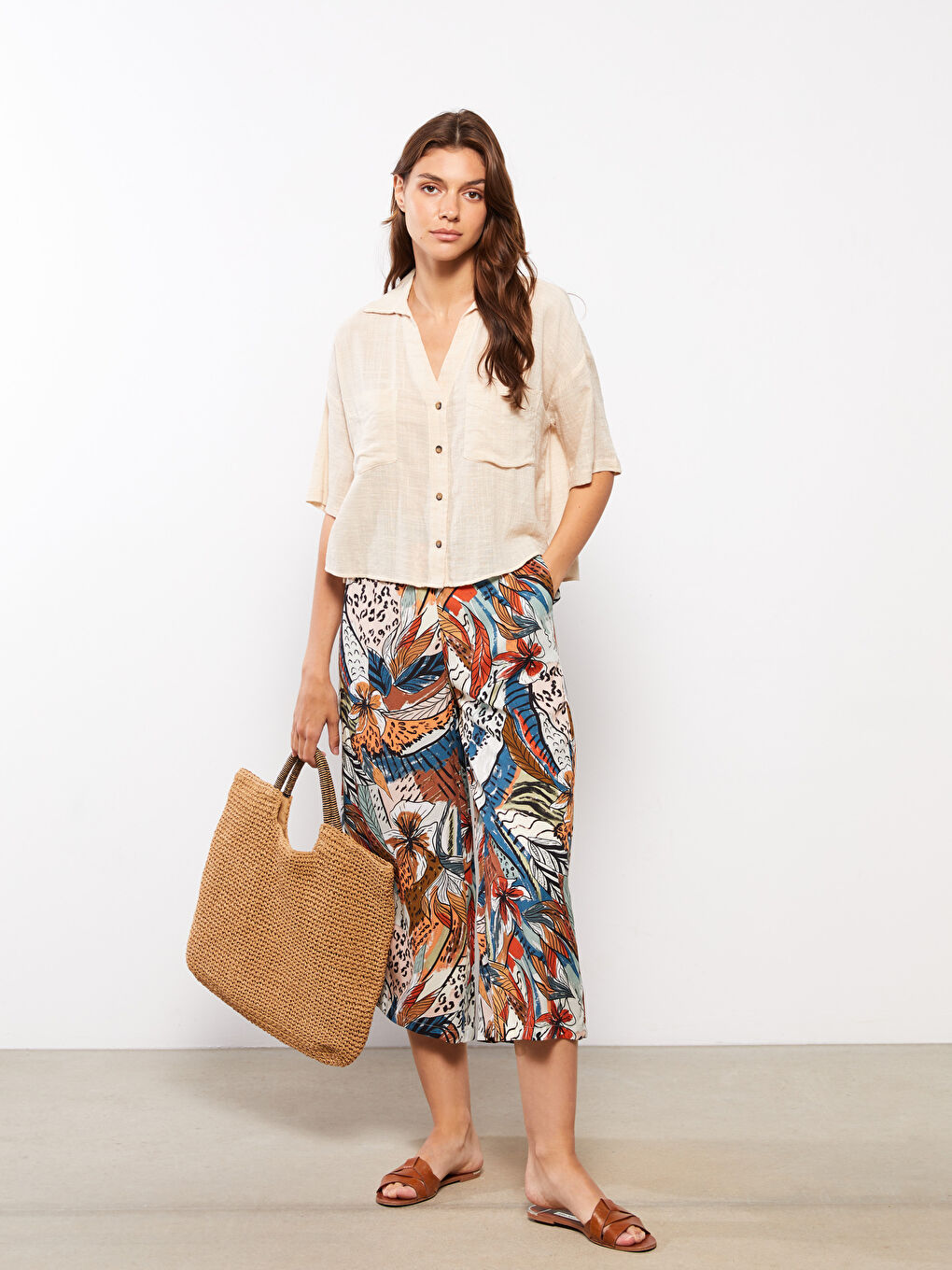 Kırmızı Beli Lastikli Desenli Viskon Kadın Kapri