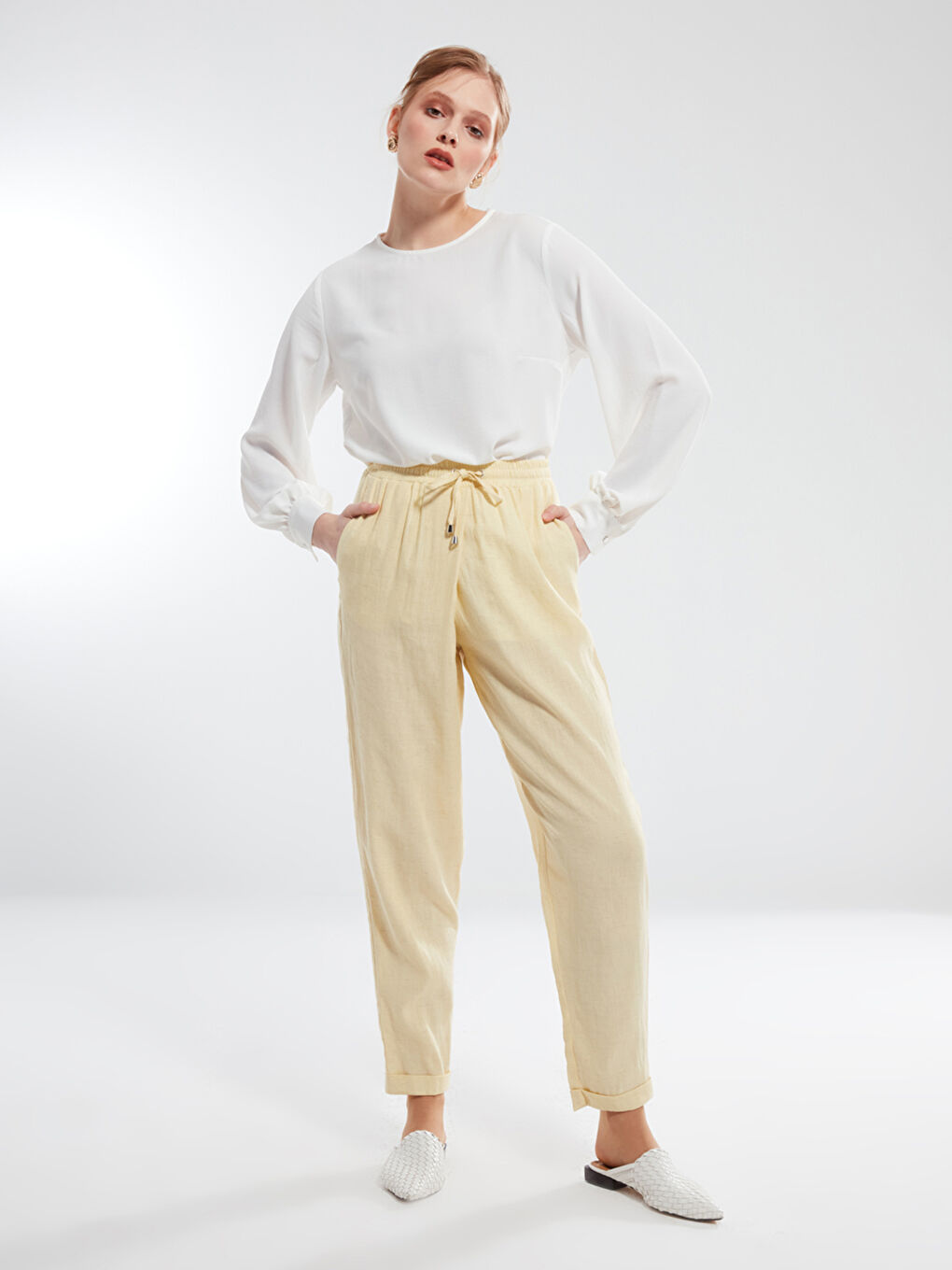 Sarı Beli Lastikli Düz Cep Detaylı Kadın Pantolon-3