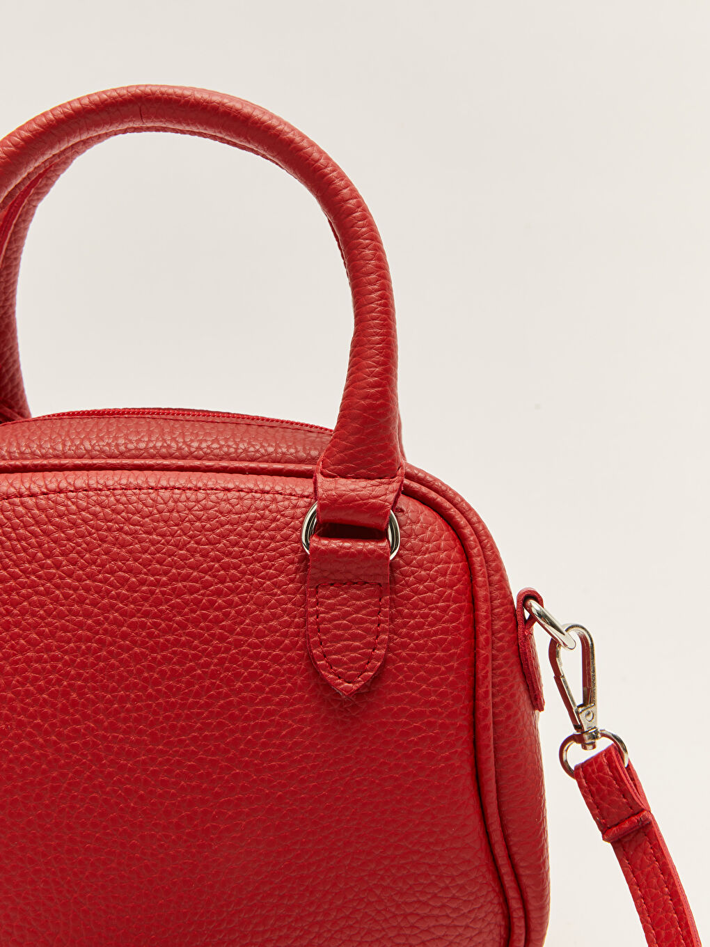 Kırmızı Deri Görünümlü Kadın Çapraz Çanta-3