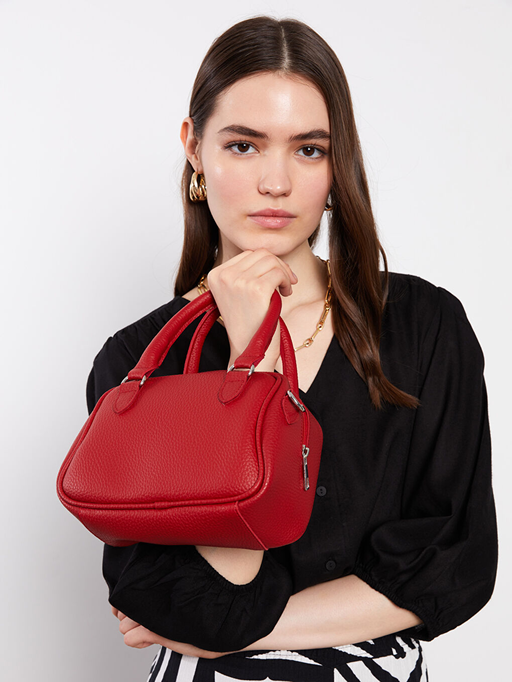 Kırmızı Deri Görünümlü Kadın Çapraz Çanta