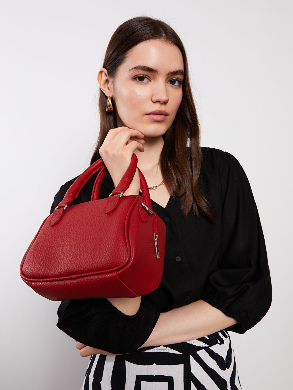 Kırmızı Deri Görünümlü Kadın Çapraz Çanta-1