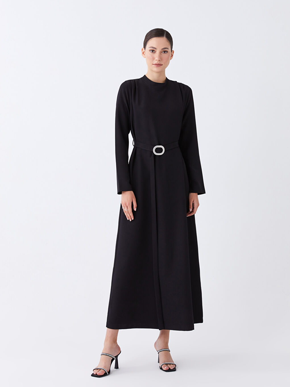 Siyah Dik Yaka Düz Uzun Kollu Kadın Elbise-1