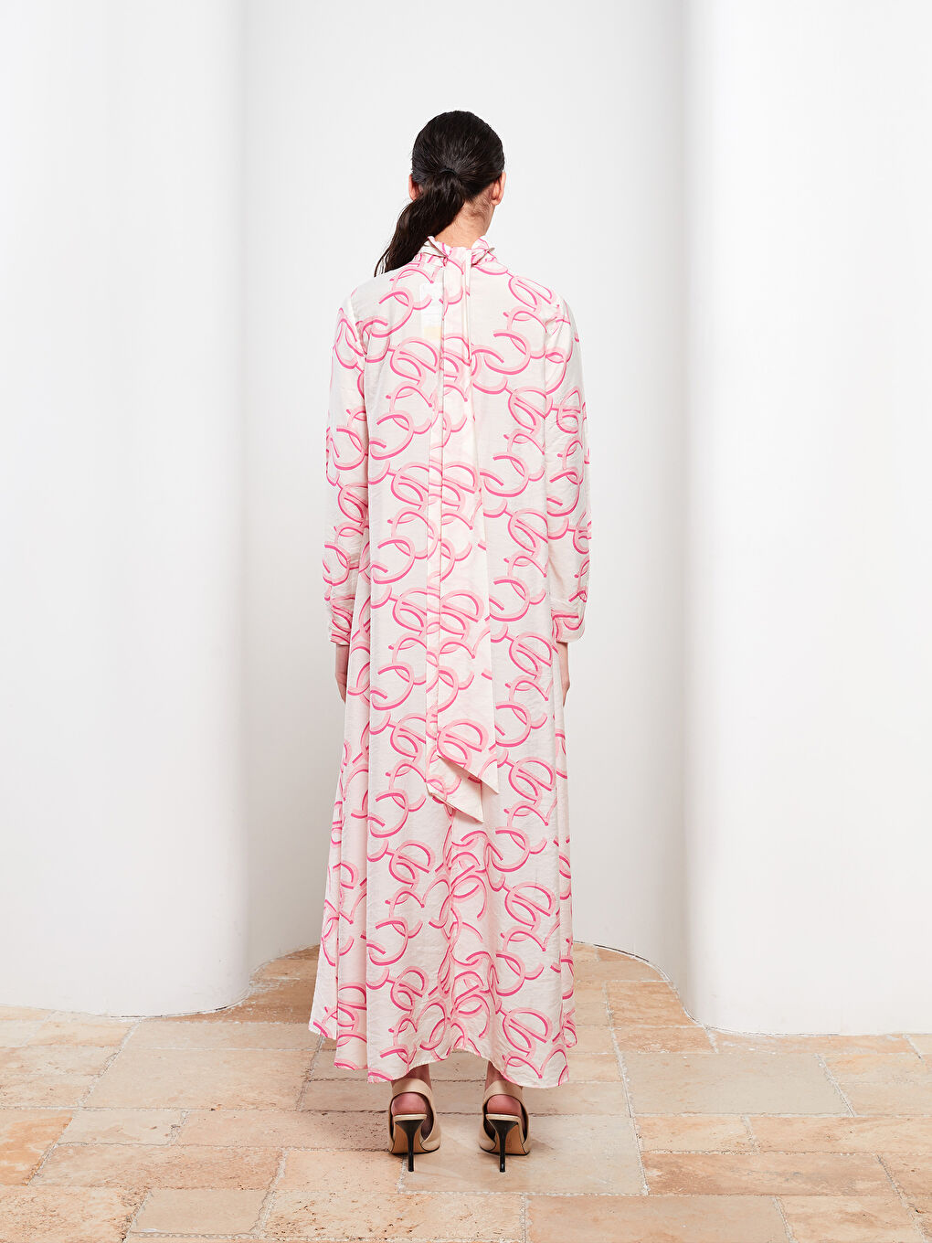 Ekru Bağlamalı Yaka Desenli Uzun Kollu Kadın Elbise-4