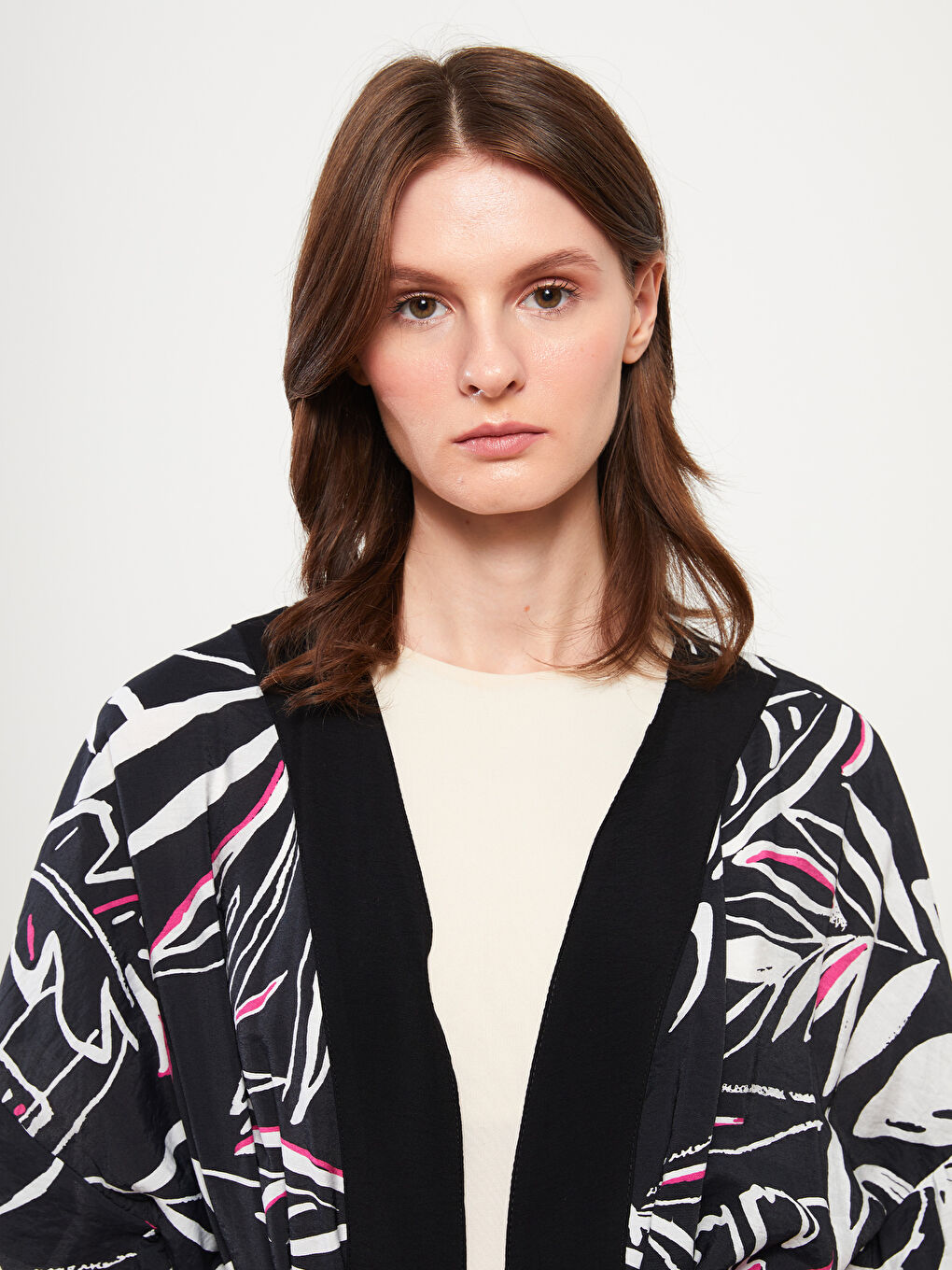 كيمونو منقوش بياقة شال للسيدات-2