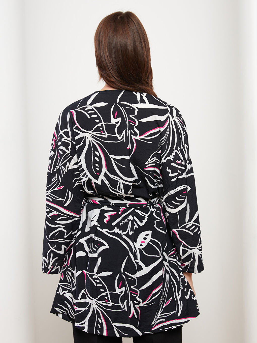 كيمونو منقوش بياقة شال للسيدات-4