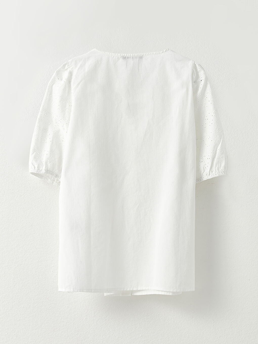 Ekru Bebe Yaka Kendinden Desenli Kısa Kollu Brode Kadın Bluz-6