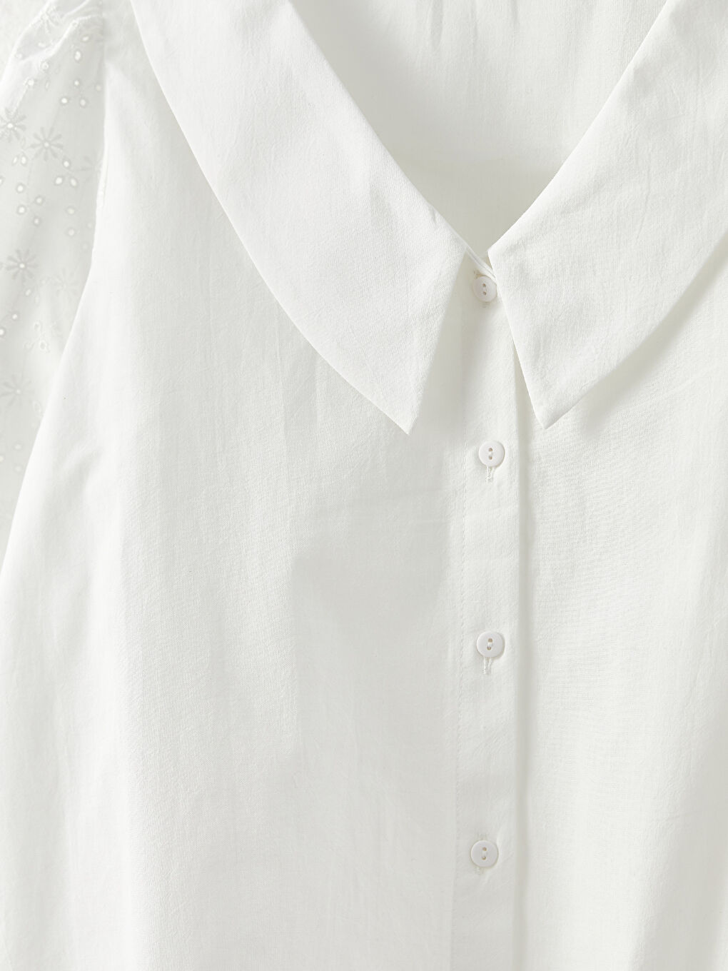 Ekru Bebe Yaka Kendinden Desenli Kısa Kollu Brode Kadın Bluz-7