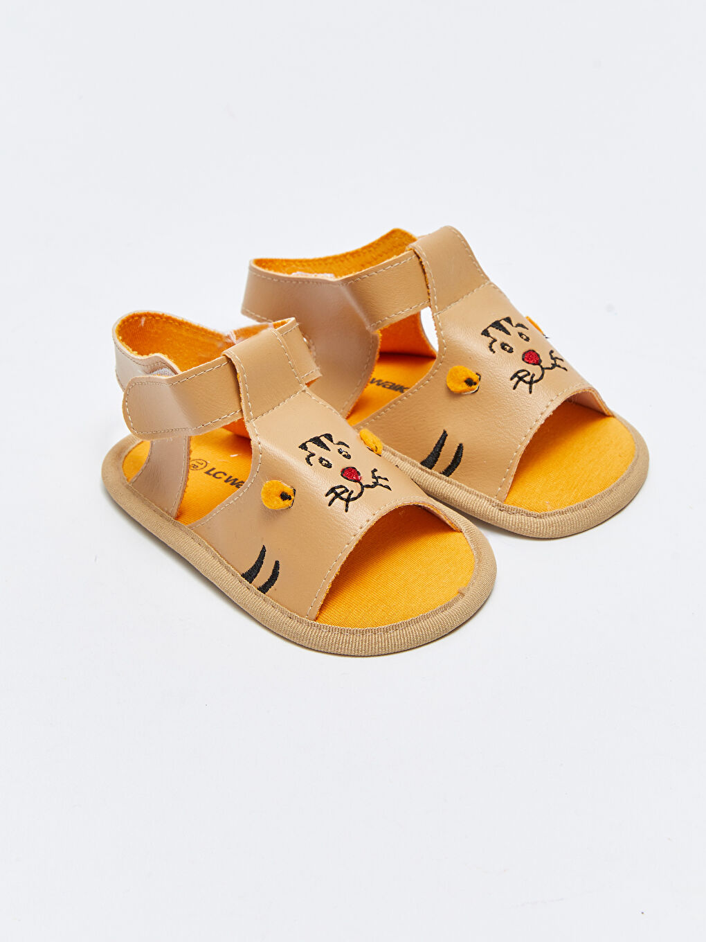 Kahverengi Nakışlı Cırt Cırtlı Erkek Bebek Yürüme Öncesi Sandalet