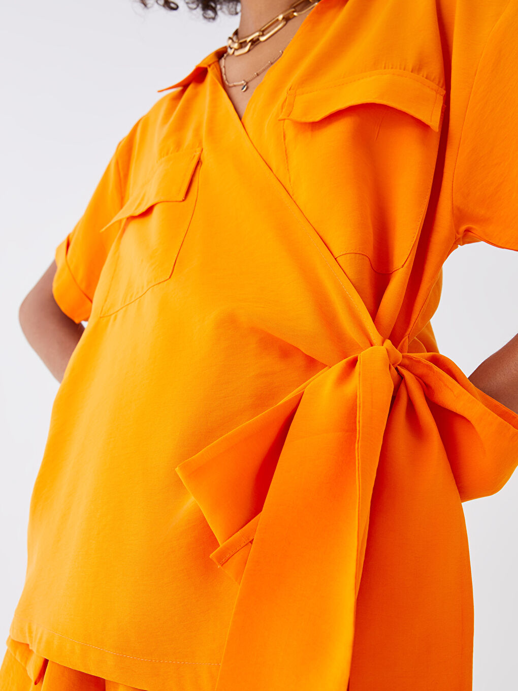 V-Ausschnitt Schlicht Kurzarm Gebundene Detailierte Bluse für Damen-11