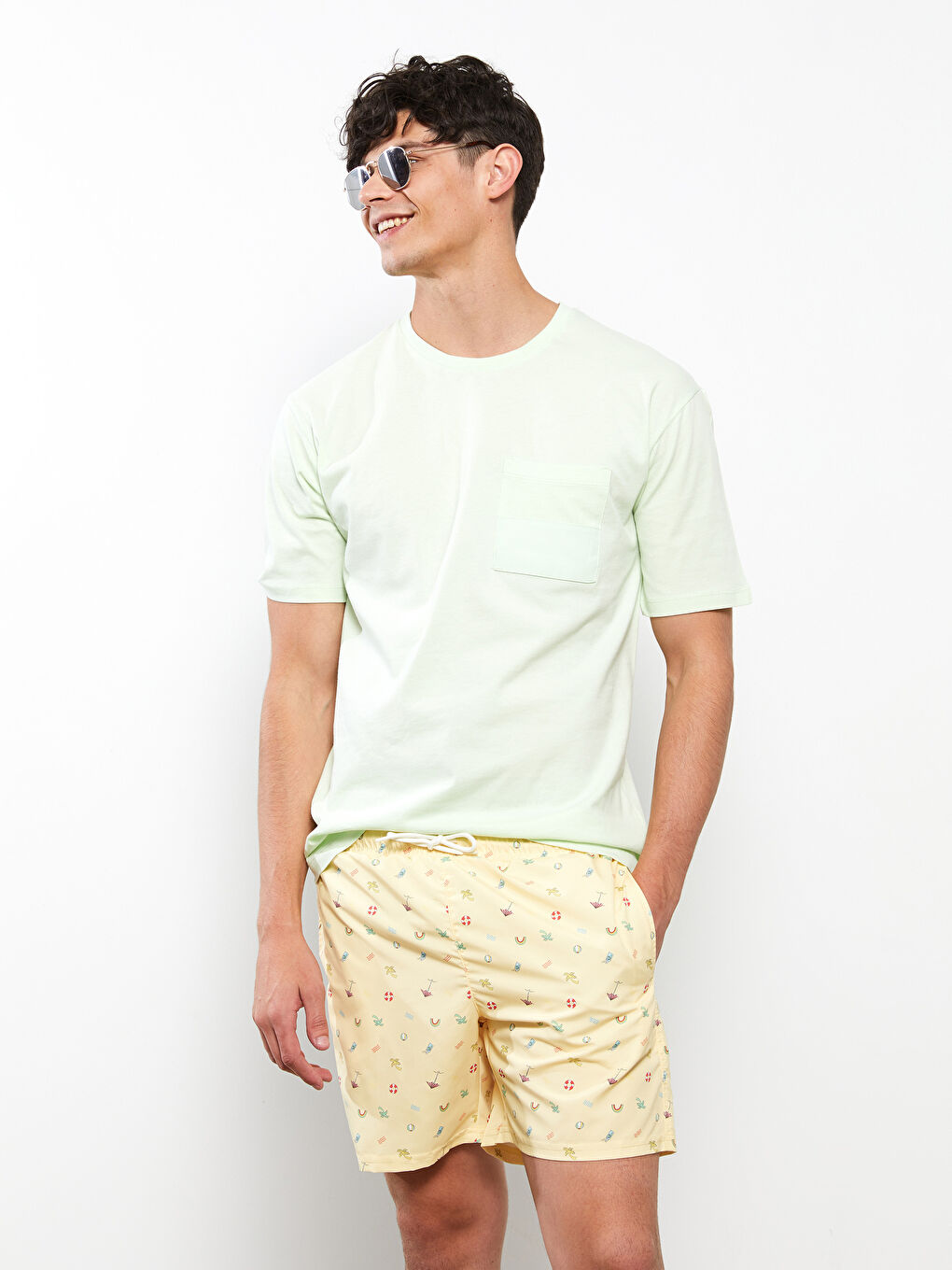 Sarı Kısa Boy Desenli Erkek Deniz Şortu-1