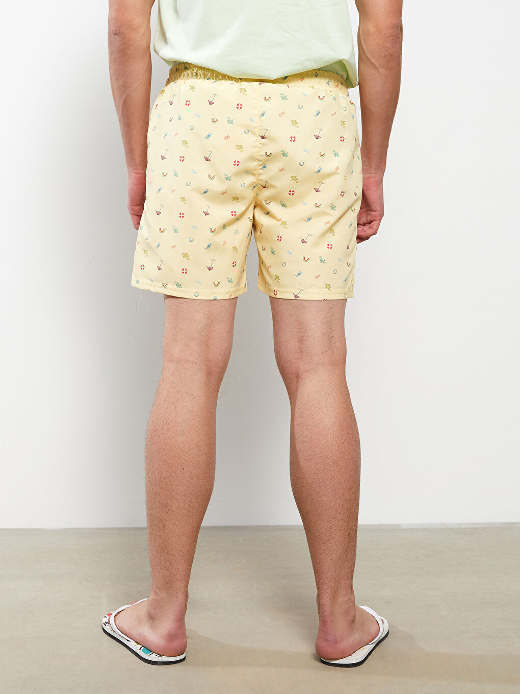 Sarı Kısa Boy Desenli Erkek Deniz Şortu-4