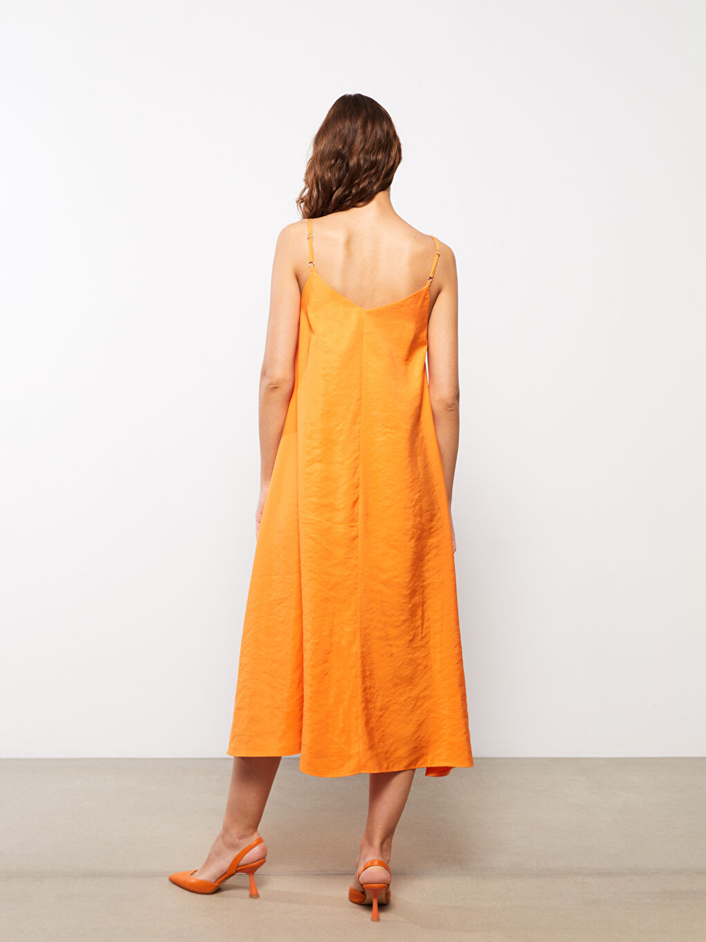Turuncu V Yaka Düz Askılı Kadın Elbise-4