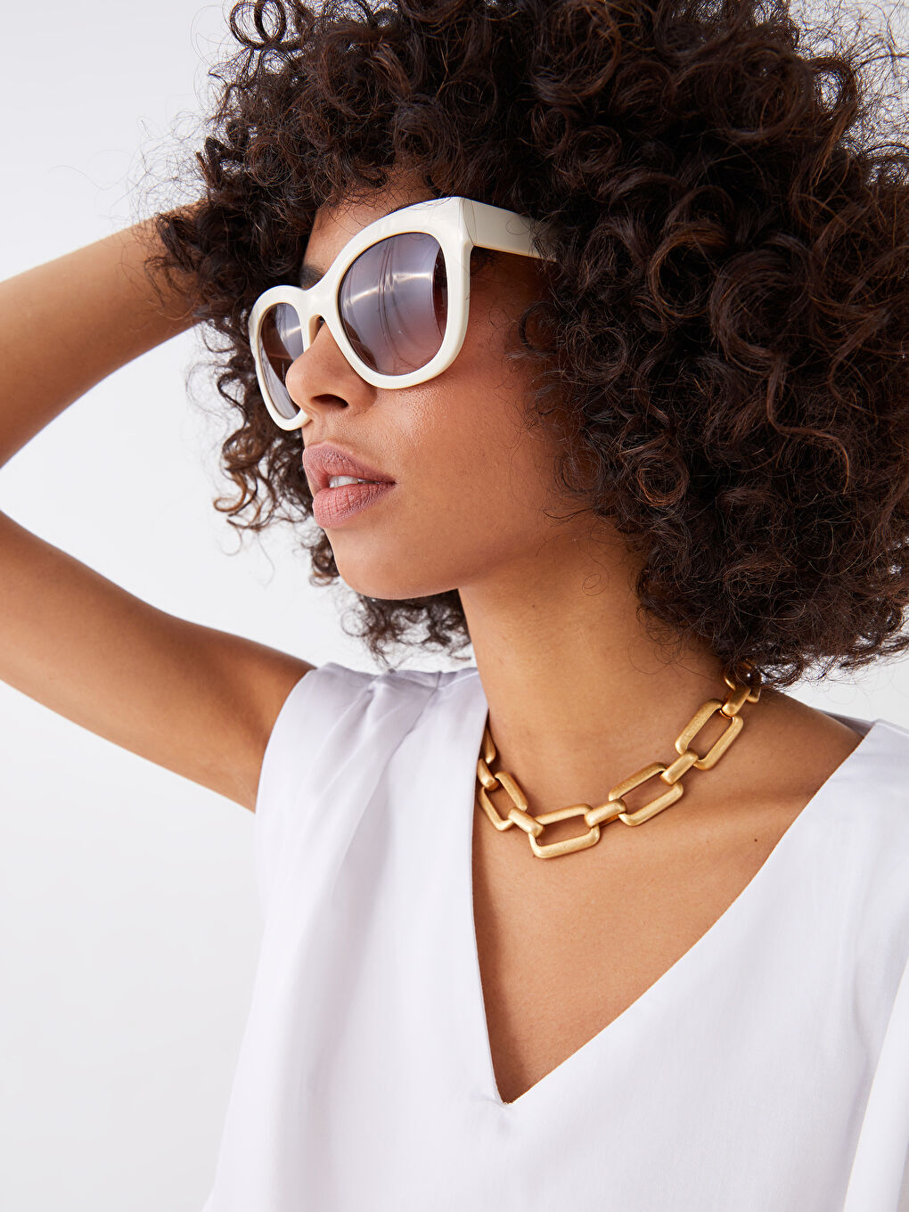 بلوزة قطن ياقة على شكل حرف V كم قصير مستقيمة للسيدات-3