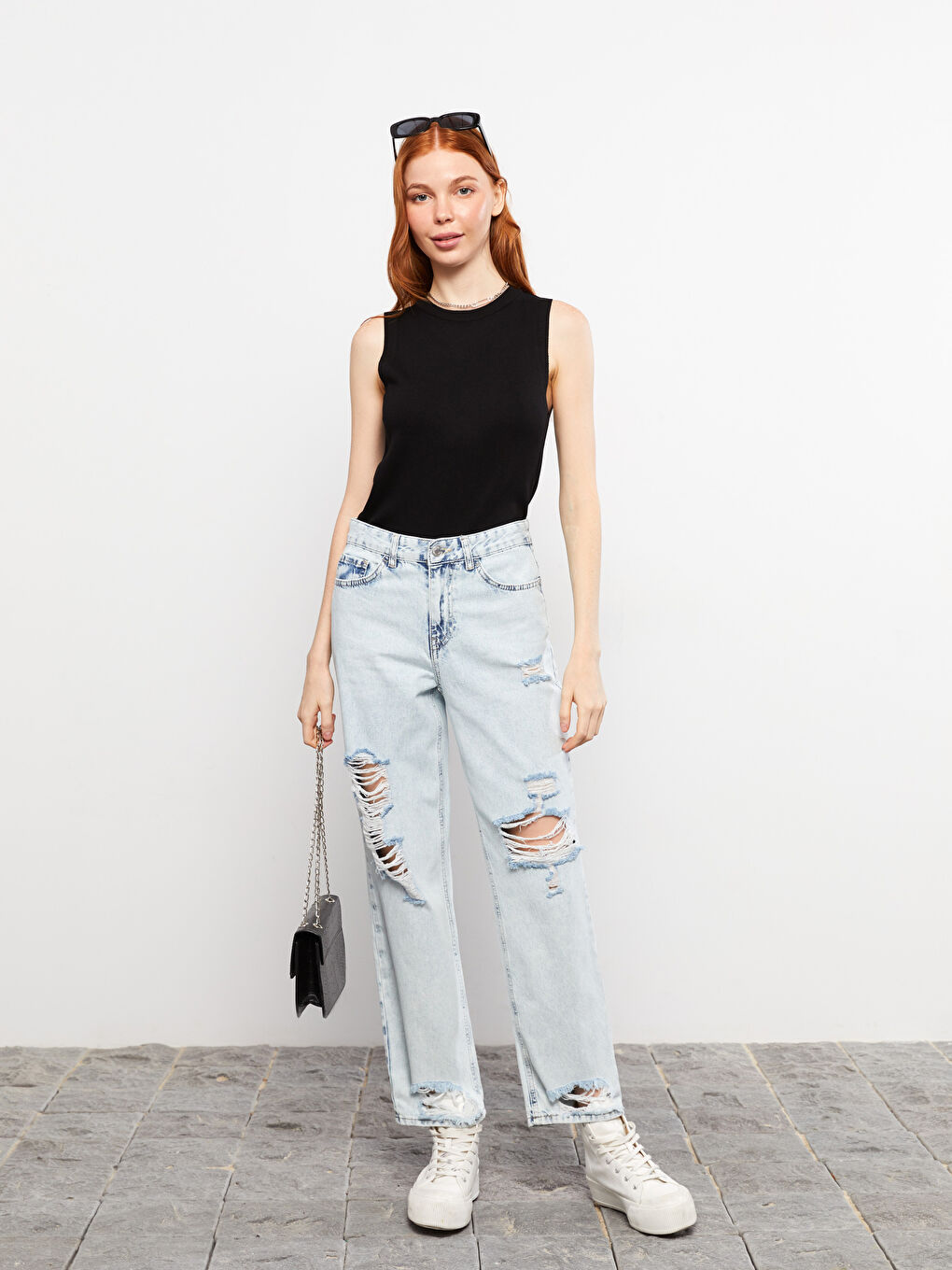 İndigo Yüksek Bel Straight Fit Yırtık Detaylı Kadın Jean Pantolon-1