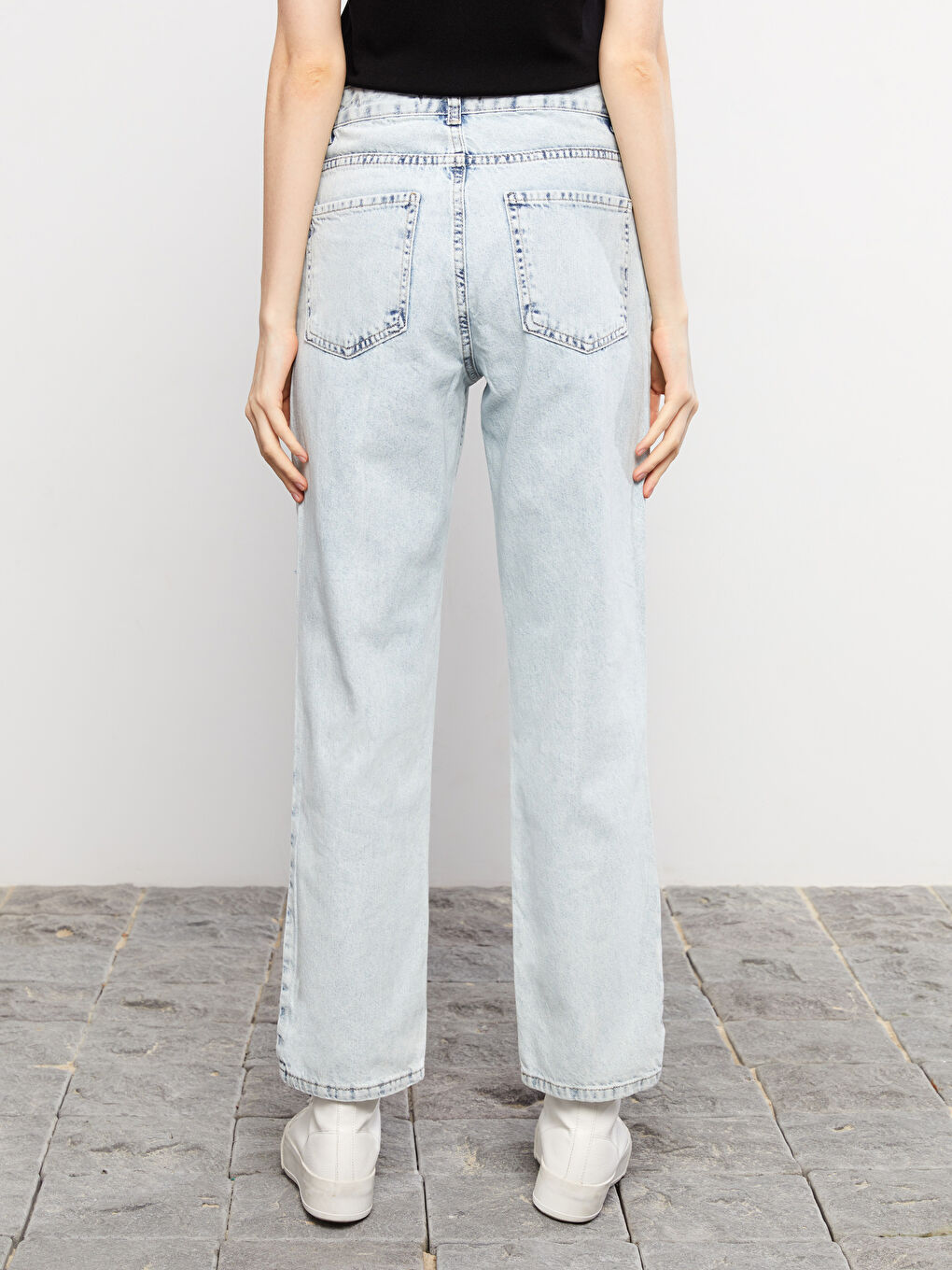 İndigo Yüksek Bel Straight Fit Yırtık Detaylı Kadın Jean Pantolon-4