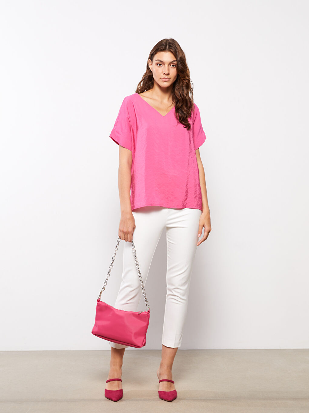 Pembe V Yaka Düz Kısa Kollu Kadın Bluz-2