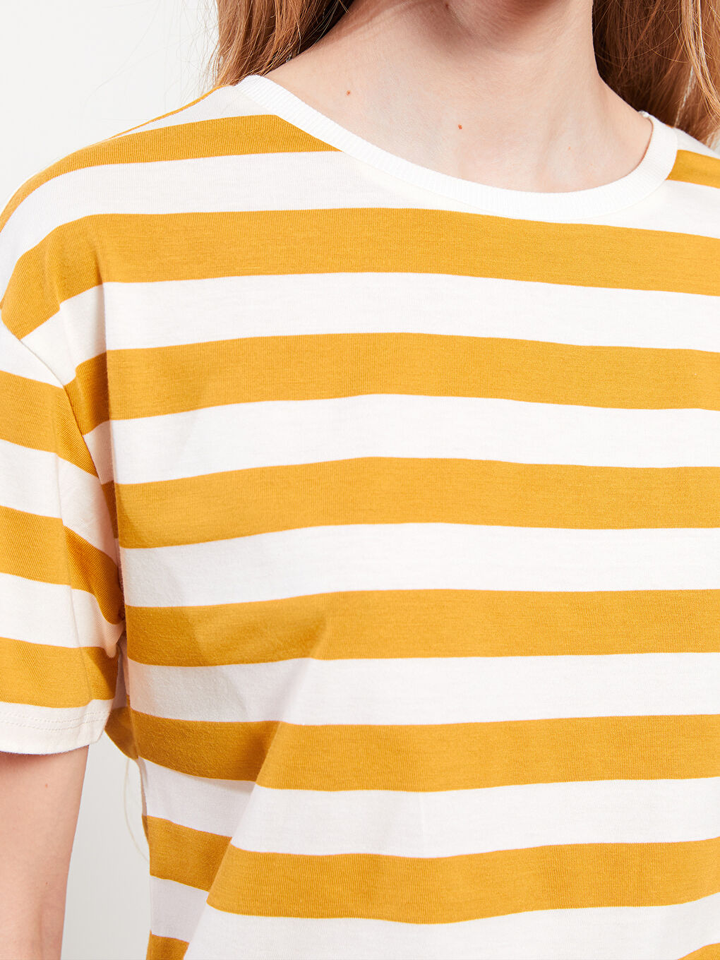 Bej Bisiklet Yaka Çizgili Kısa Kollu Kadın Tişört-3