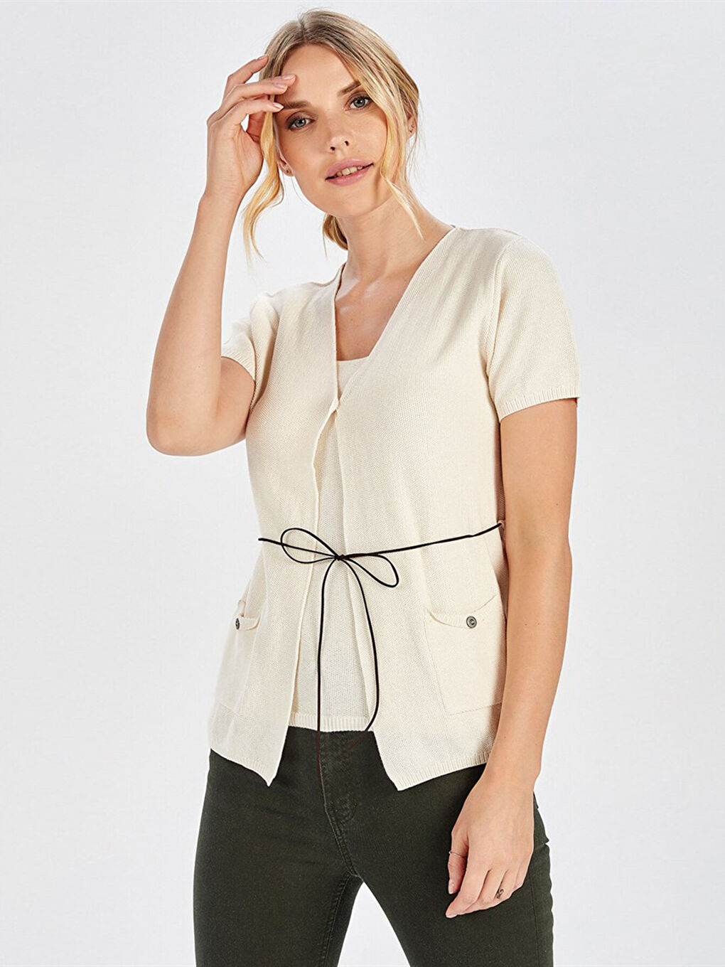 Bej Peraluna V Yaka Düz Kısa Kollu Pike Kadın Hırka ve Atlet-3