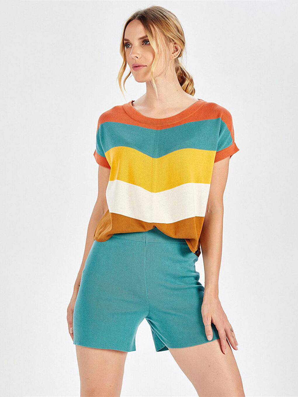 Turkuaz Peraluna Beli Lastikli Düz Kadın Şort-2