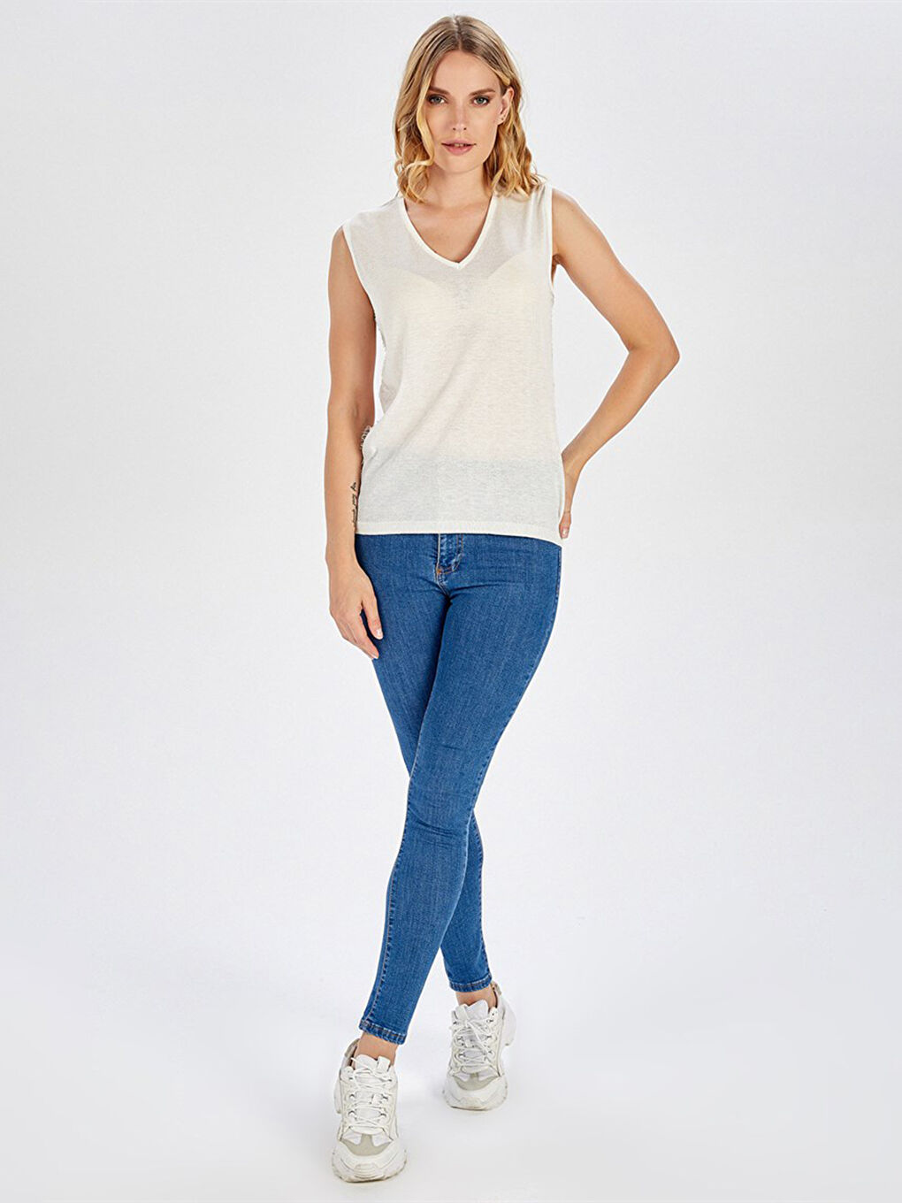 Beyaz Kadın V Yaka Düz Triko Bluz