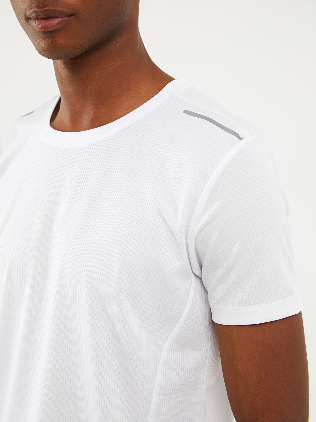 Beyaz Bisiklet Yaka Kısa Kollu Erkek Spor Tişört-3
