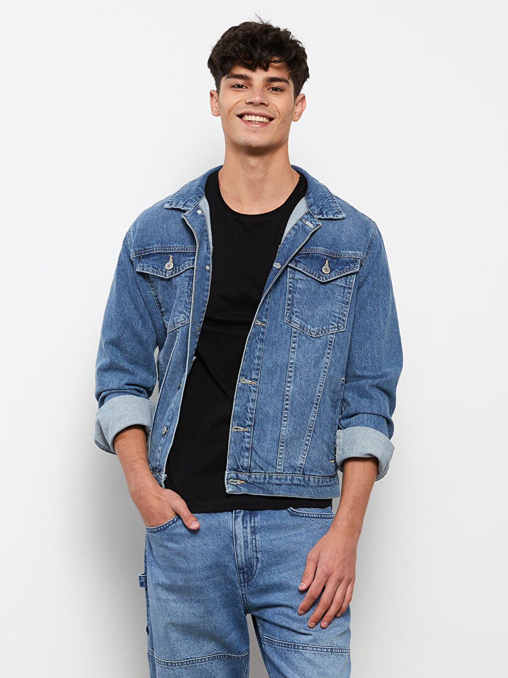 Siyah Bisiklet Yaka Kısa Kollu Basic Penye Erkek Tişört-1