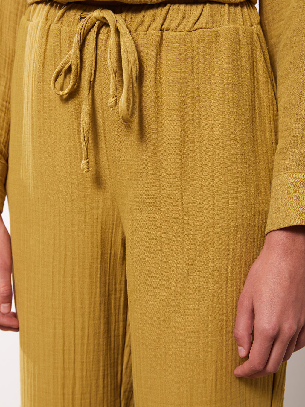 Yeşil Beli Lastikli Rahat Kalıp Düz Müslin Kumaş Kadın Pantolon-2