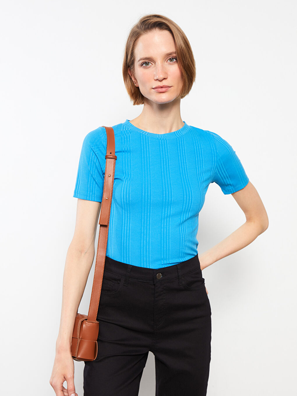 Mavi Bisiklet Yaka Düz Kısa Kollu Kadın Tişört