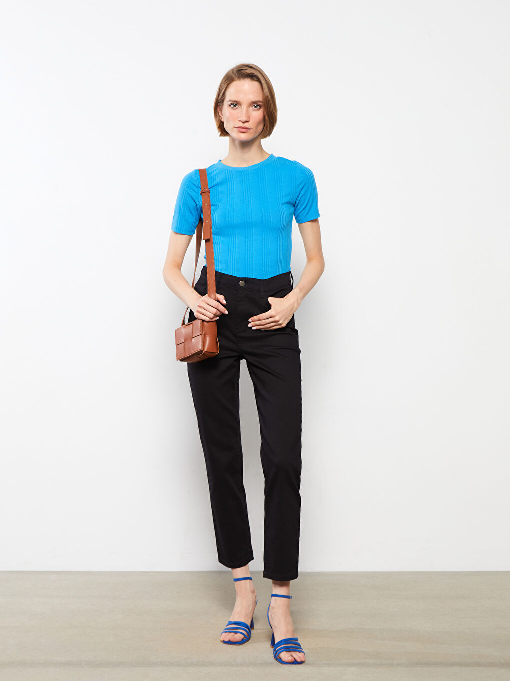 Mavi Bisiklet Yaka Düz Kısa Kollu Kadın Tişört-1