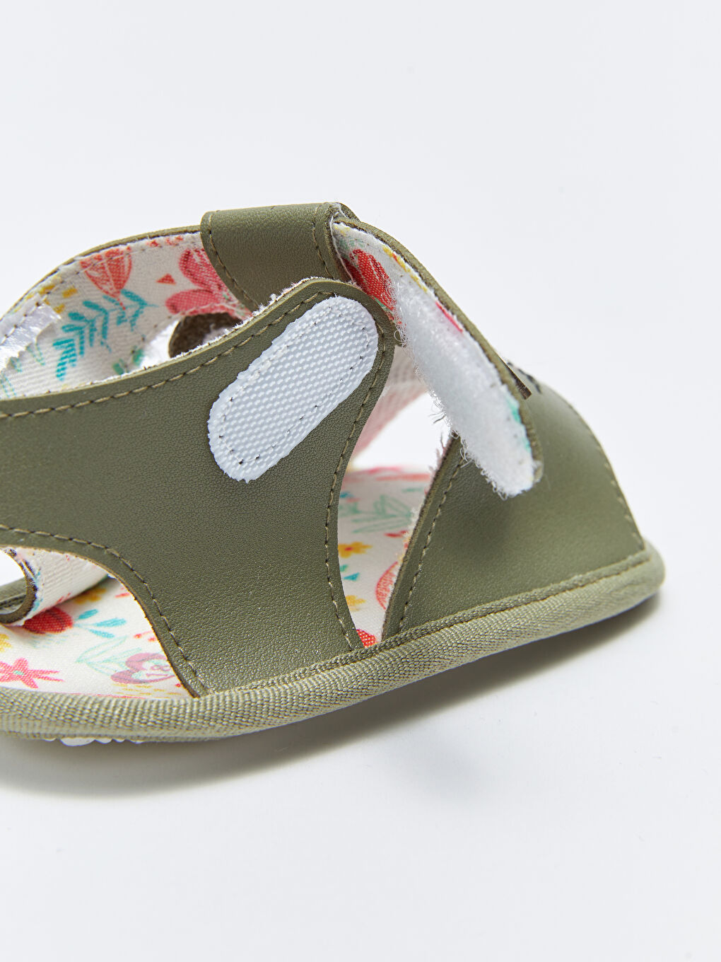 Haki Deri Görünümlü Nakışlı Cırt Cırtlı Kız Bebek Yürüme Öncesi Sandalet-6