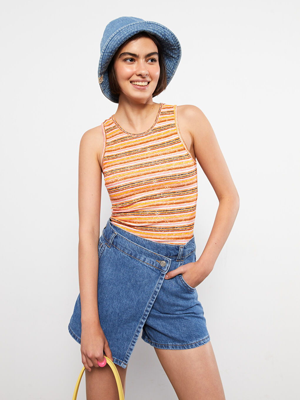 Turuncu Bisiklet Yaka Çizgili Kadın Atlet