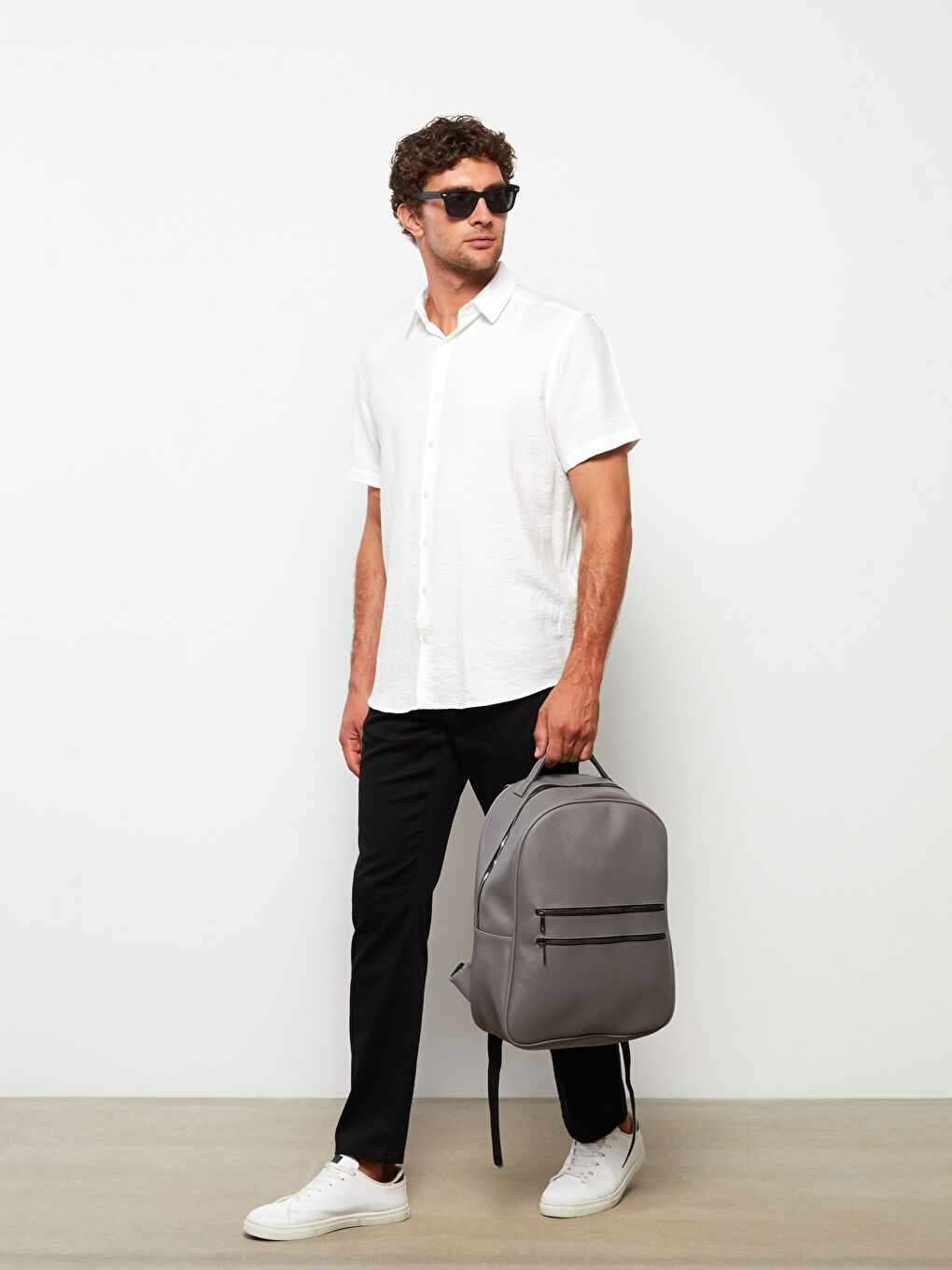 Gri Deri Görünümlü Erkek Sırt Çantası-1