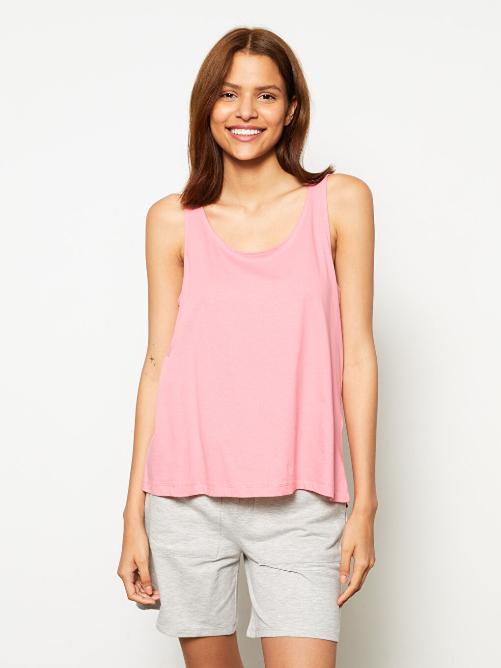LCW DREAM Women's U-Neck Plain Sleeveless Pajama Top -S2LV81Z8-GUR